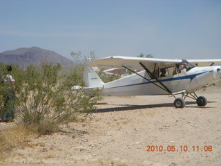 Alamo Lake airstrip - airplane