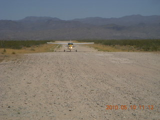 Alamo Lake airstrip - landing airplane