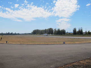 Independence (7S5) - Adam landing N8377W