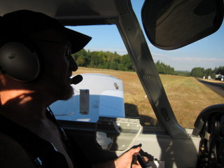 Adam taxiing N8377W at Country Squire (S48)