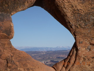 32 7dr. Moab trip - Arches Devil's Garden hike - small hole at Partition Arch
