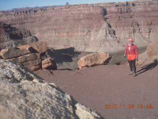 128 7ds. Moab trip - Needles - Confluence Overlook hike - view + Adam