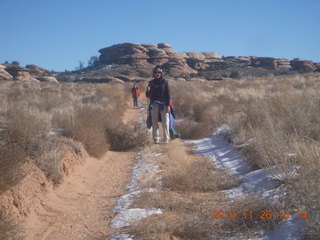 134 7ds. Moab trip - Needles - Confluence Overlook hike - people