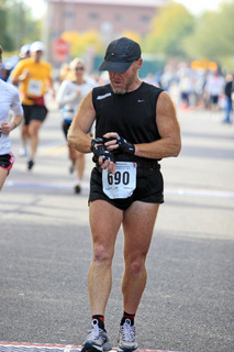 Pinnacle Peak, Adam running, zoom more