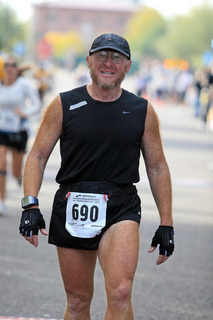 Fiesta Bowl race - Zazoosh - Adam running