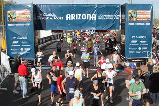 P.F.Chang half marathon - Adam finishing
