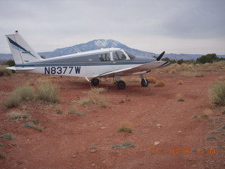 75 7j6. Nokai Dome airstrip run - N8377W