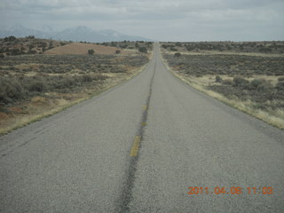 131 7j8. drive back from Needles Overlook