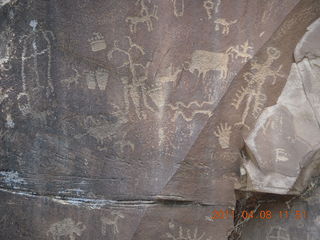 147 7j8. drive to Canyonlands Needles - Newspaper Rock