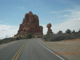 138 7j9. Arches National Park drive - Balanced Rock