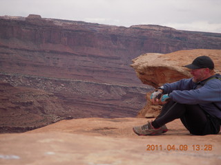 194 7j9. Dead Horse Point - Big Horn hike - Adam (tripod)