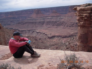 227 7j9. Dead Horse Point - Big Horn hike - Adam (tripod)