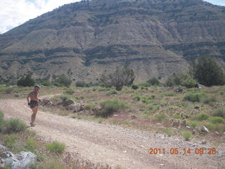 Ruhil's pictures - Marble Canyon - Adam and Dave running