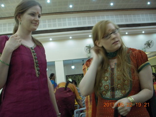 186 7kn. India - Randeep pre-wedding - Julianne and Lydia