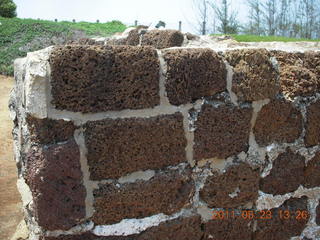 253 7kp. India - Mamallapuram - Bay of Bengal - ancient temple