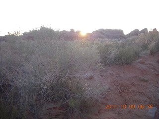 7 7q9. Arches National Park - Devil's Garden hike - sunrise
