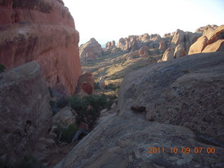15 7q9. Arches National Park - Devil's Garden hike
