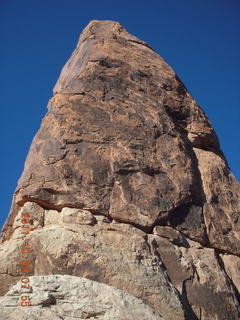 33 7q9. Arches National Park - Devil's Garden hike - Dark Angel