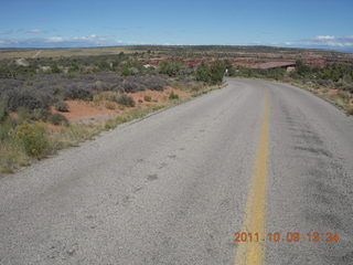 80 7q9. Dead Horse Point hike - road