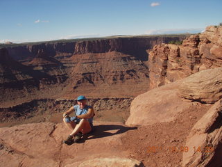 100 7q9. Dead Horse Point hike - Adam (tripod)