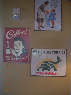 291 7qa. Hubbard-Gateway airstrip resort signs