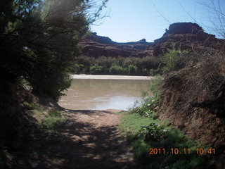 97 7qb. Canyonlands National Park - Lathrop trail hike - Colorado River
