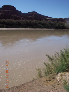 98 7qb. Canyonlands National Park - Lathrop trail hike - Colorado River