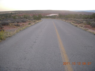 14 7qc. Dead Horse Point hike - road