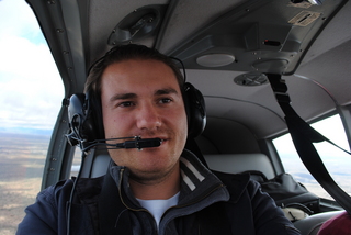 19 7se. Gokce flying in N8377W