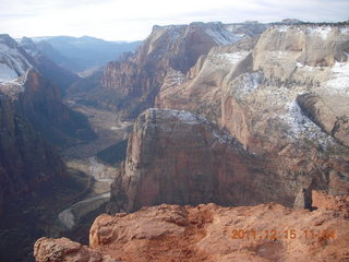 214 7sf. Zion National Park - Observation Point hike - summit