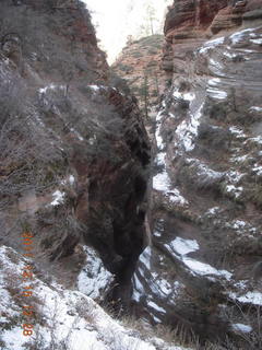 384 7sf. Zion National Park - Observation Point hike - slot canyon