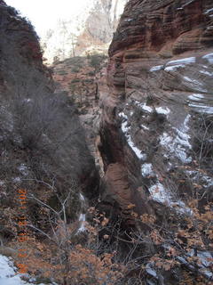 385 7sf. Zion National Park - Observation Point hike - slot canyon