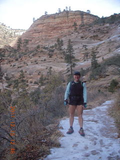 389 7sf. Zion National Park - Observation Point hike - Adam