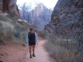 500 7sf. Zion National Park - Angels Landing hike - Adam