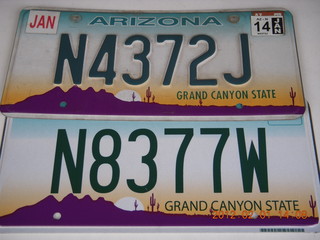 two license plates N4372J and N8377W