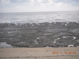 26 83f. Cairns run - mud