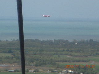 313 83f. airliner rain forest tour - Skyrail - airliner flying by