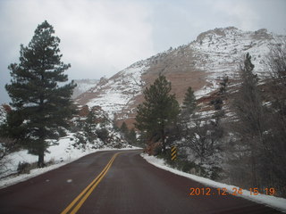 299 84q. Zion National Park - drive