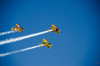 Yaseen's pictures - airplanes flying overhead at Cactus Fly-in