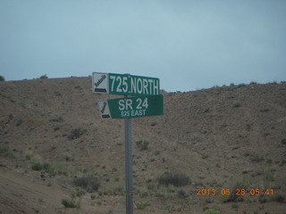 14 89u. Hanksville - LaVar's street