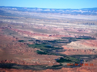 8 89v. aerial - Canyonlands