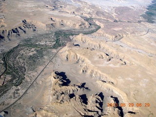 14 89v. aerial - Hanksville to Capitol Reef
