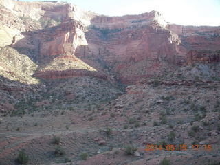 392 8mf. Canyonlands National Park - Shaefer switchbacks drive