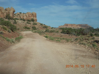 416 8mf. Canyonlands National Park - Shaefer switchbacks drive