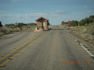 424 8mf. drive back from Canyonlands to Moab - park entrance