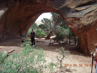 121 8mg. Arches National Park - Devil's Garden hike - Navajo Arch