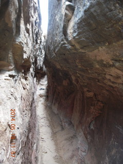 199 8mj. Canyonlands National Park - Needles - Elephant Hill + Chesler Park hike - slot or fissure