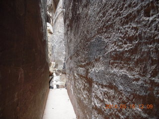 230 8mj. Canyonlands National Park - Needles - Elephant Hill + Chesler Park hike - slot or fissure