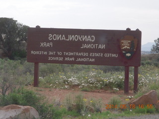 396 8mj. Canyonlands sign in reverse