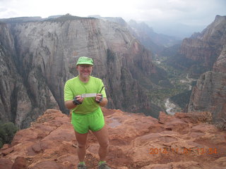 96 8t1. Zion National Park - Observation Point hike - summit - Forman's slide rule